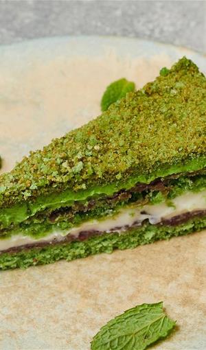 Фисташковый торт с малиной